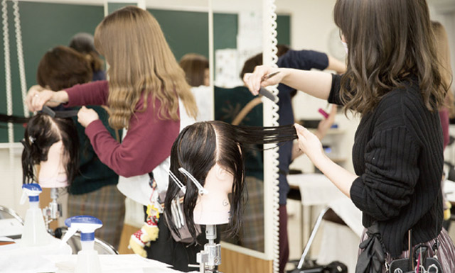 通信科 | 東京の美容学校で美容師のプロを目指す｜マリールイズ美容専門学校
