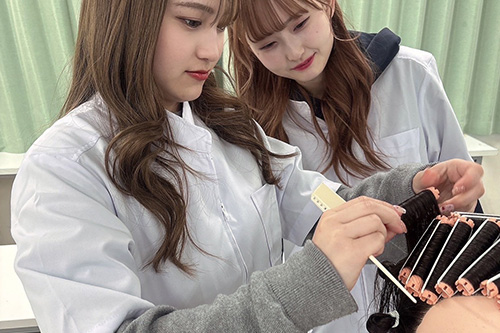 体験入学 | 東京の美容学校で美容師のプロを目指す｜マリールイズ美容専門学校