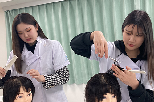 体験入学 | 東京の美容学校で美容師のプロを目指す｜マリールイズ美容専門学校